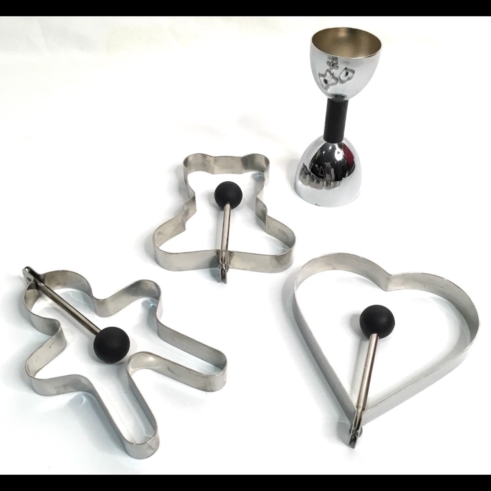 💎Vintage Metal Cookie Cutters With Black Ball Handles And A Metal Bell Jigger